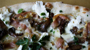 FORTE pizza di Guanciale, Funghi Porcini y mozzarella ahumada_ok