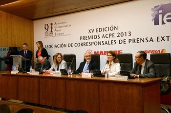 José Manuel Blecua, Carmen Pérez Armiñán, Elsa González y Juan Velarde Fuertes