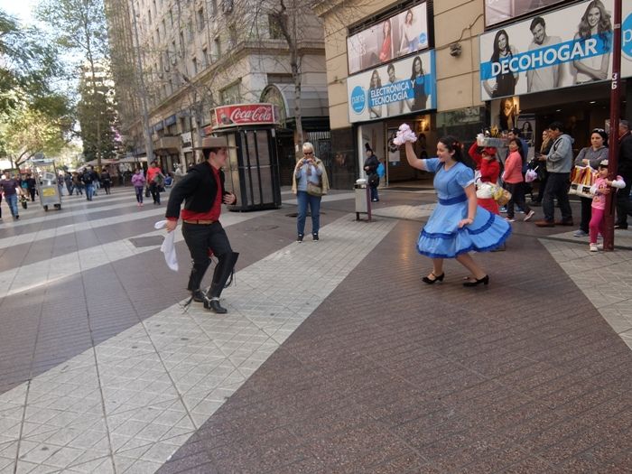 Bailando la Cueca