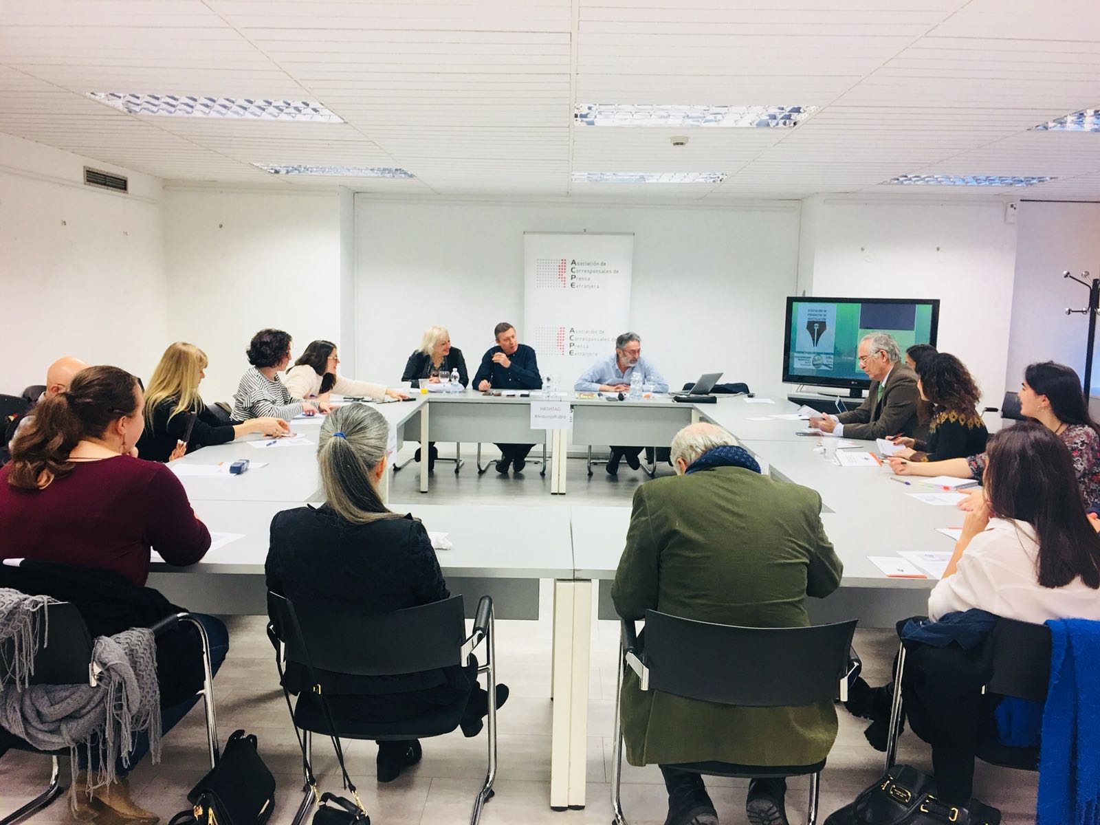 Corresponsales extranjeros y agencias de noticias en el encuentro organizado por ACPE