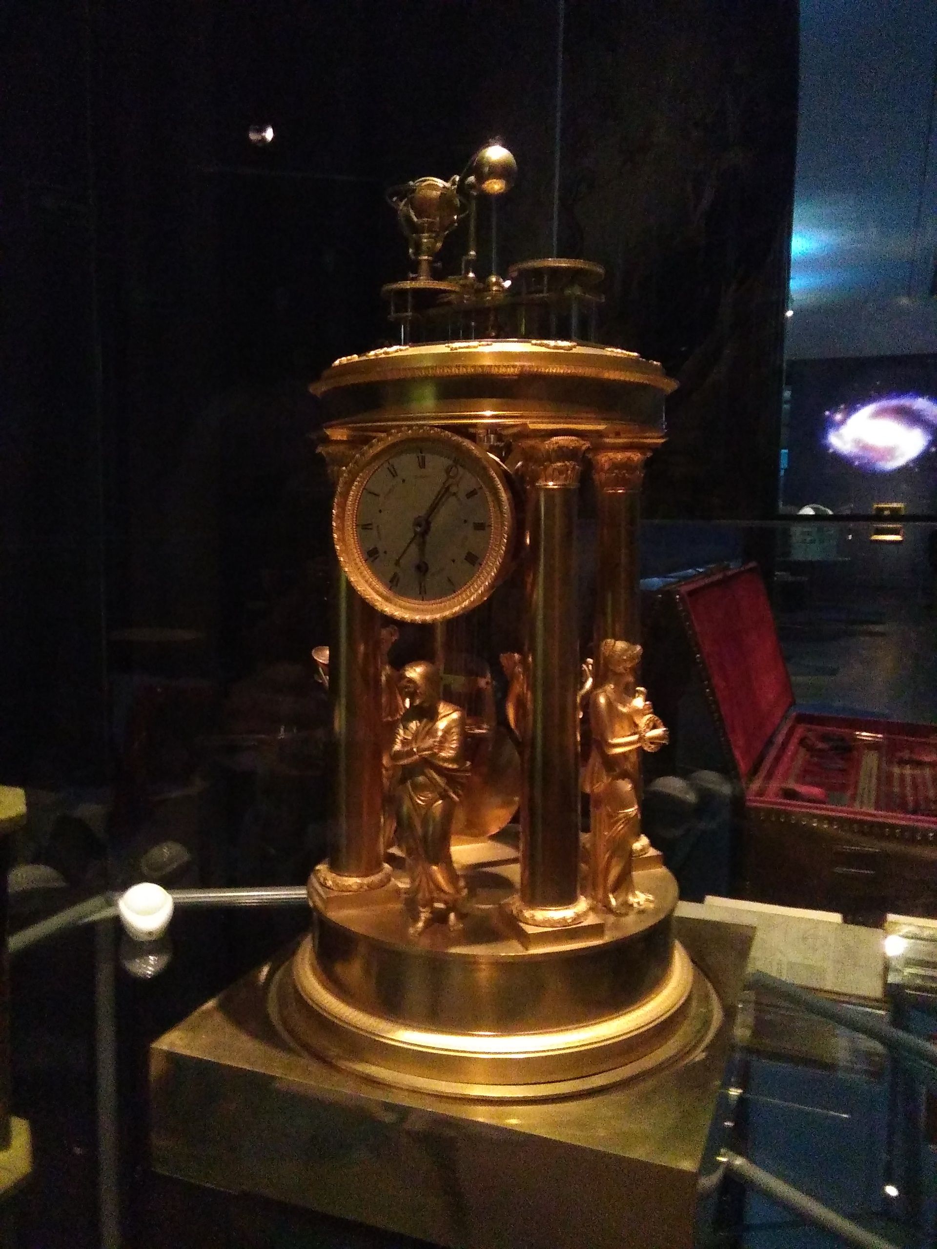 El reloj como medida del tiempo COSMOS