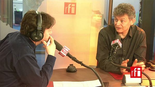 José Manuel Ballester en los estudios RFI en París
