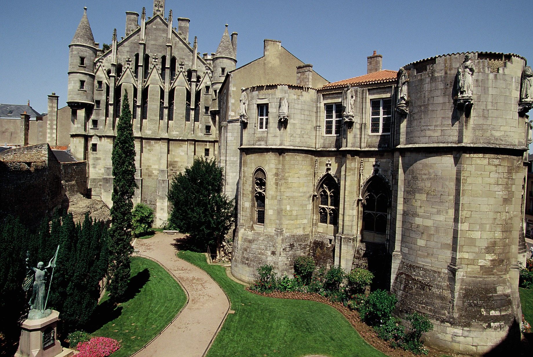 Palais des ducs d'Aquitaine